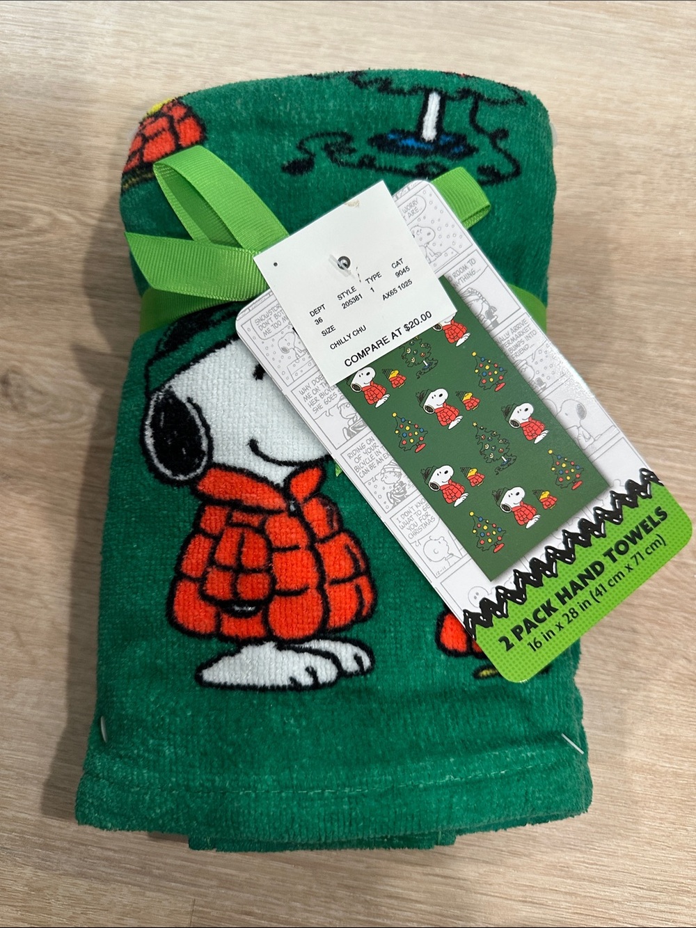 2 Pack Peanuts Snoopy Woodstock Christmas Holiday Green Hand Towels bathroom